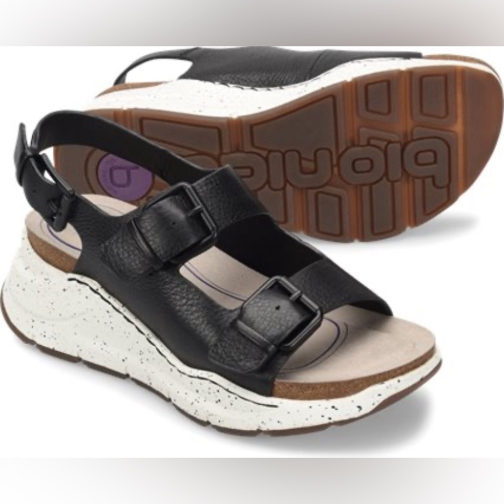 Bionica Olin black leather buckle strap sandals size/7